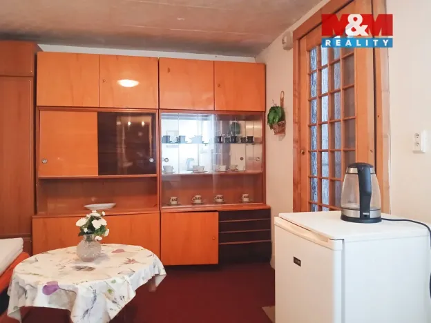 Pronájem atypického bytu, Opava - Jaktař, Šípková, 23 m2