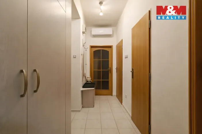 Pronájem bytu 2+1, Ostrava - Poruba, Čkalovova, 58 m2