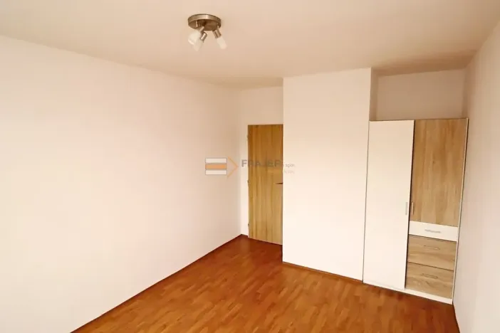 Pronájem bytu 3+1, Praha - Motol, Hennerova, 75 m2