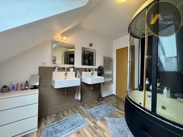 Prodej rodinného domu, Postřižín, Šípková, 155 m2