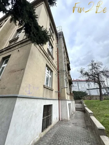 Pronájem bytu 3+kk, Praha - Libeň, V Holešovičkách, 70 m2