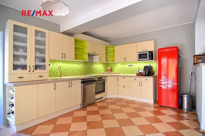 Prodej rodinného domu, Velké Bílovice, Svárov, 213 m2