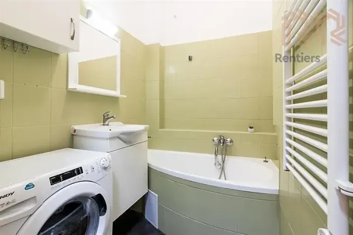 Pronájem bytu 1+kk, Praha - Žižkov, Radhošťská, 30 m2