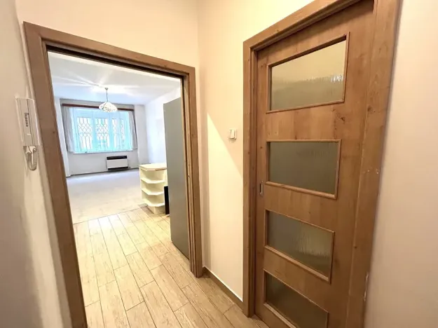 Pronájem bytu 1+kk, Praha - Holešovice, Tusarova, 32 m2