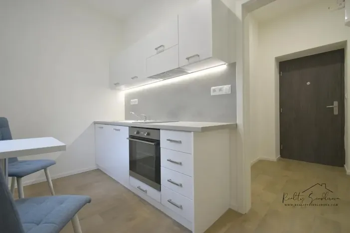 Pronájem bytu 1+1, Přerov, Husova, 29 m2