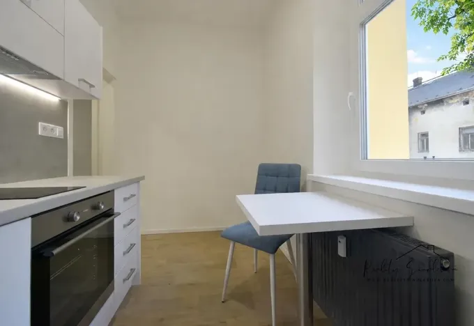 Pronájem bytu 1+1, Přerov, Husova, 29 m2