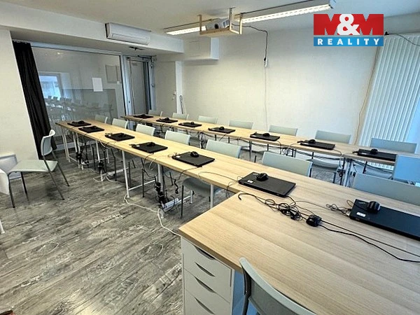 Pronájem obchodního prostoru, Brno - Brno-město, Masarykova, 30 m2