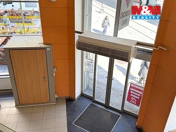 Pronájem obchodního prostoru, Brno - Brno-město, Masarykova, 30 m2