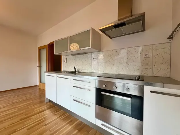 Pronájem bytu 1+kk, Praha - Žižkov, Baranova, 35 m2