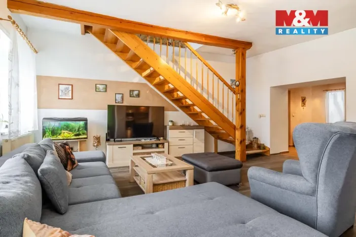 Prodej rodinného domu, Doksy, náměstí Republiky, 235 m2