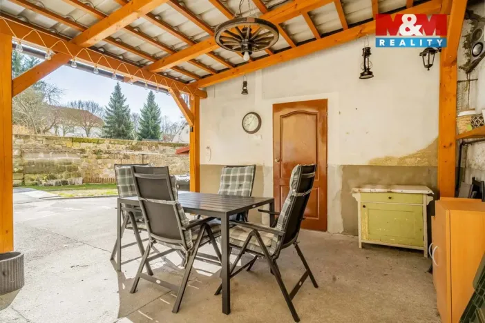 Prodej rodinného domu, Doksy, náměstí Republiky, 235 m2