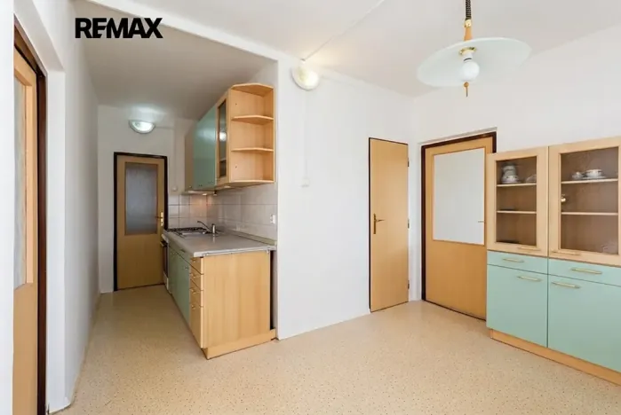 Prodej bytu 3+1, Praha - Malešice, Počernická, 72 m2