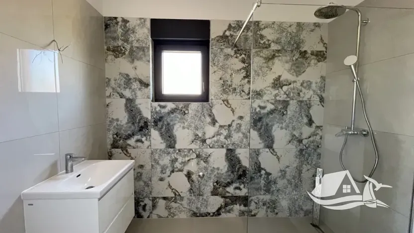 Prodej bytu 4+kk, Tribunj, Chorvatsko, 105 m2