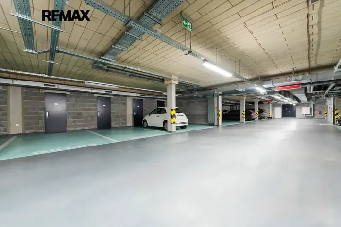 Pronájem bytu 1+kk, Praha - Smíchov, Kobrova, 43 m2