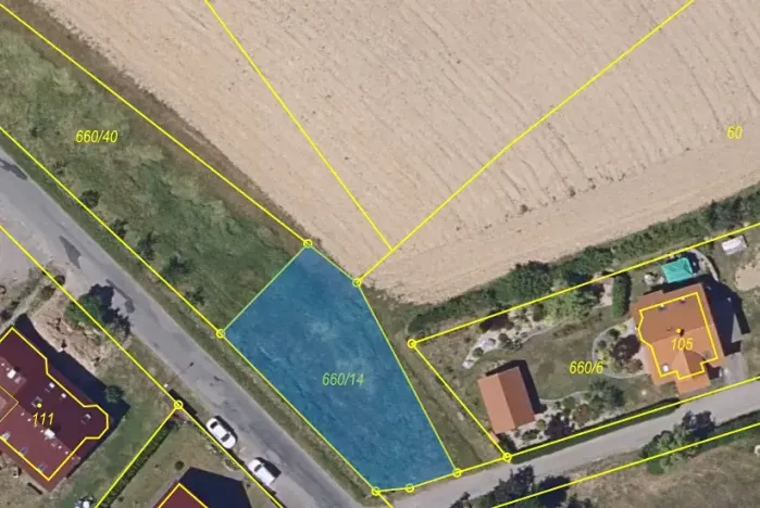 Dražba pole, Víska, 500 m2