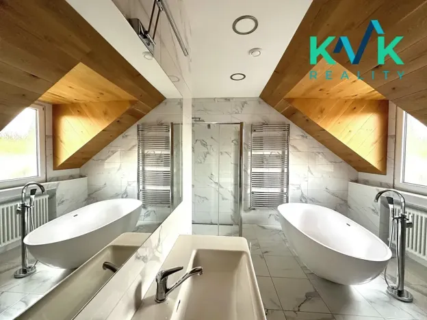 Prodej rodinného domu, Nová Role, 270 m2