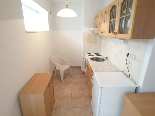 Pronájem bytu 1+kk, Praha - Troja, Vřesová, 28 m2