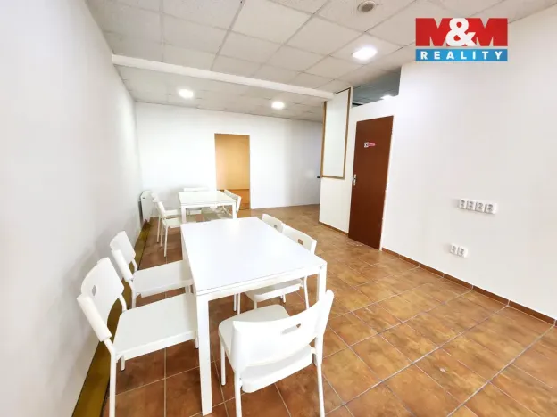 Prodej obchodního prostoru, Kladno, Dr. Vrbenského, 120 m2