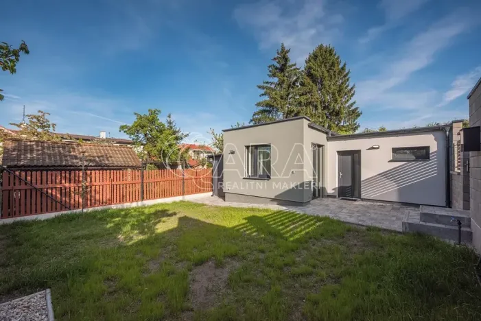 Pronájem bytu 1+kk, Praha - Chodov, Švabinského, 25 m2