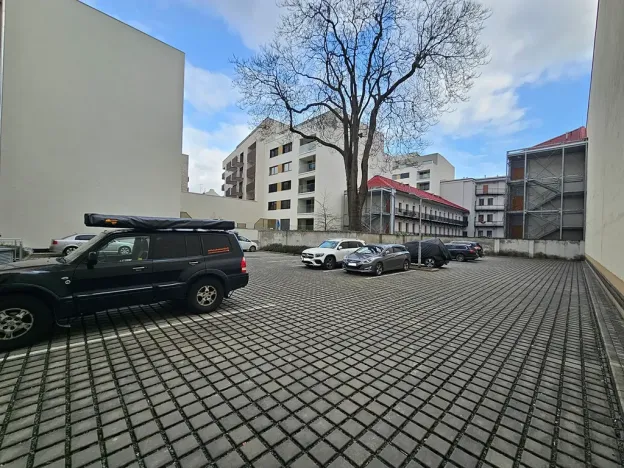 Pronájem garážového stání, Brno, Bratislavská, 13 m2