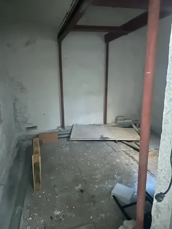 Prodej garáže, Karlovy Vary, Svahová, 100 m2