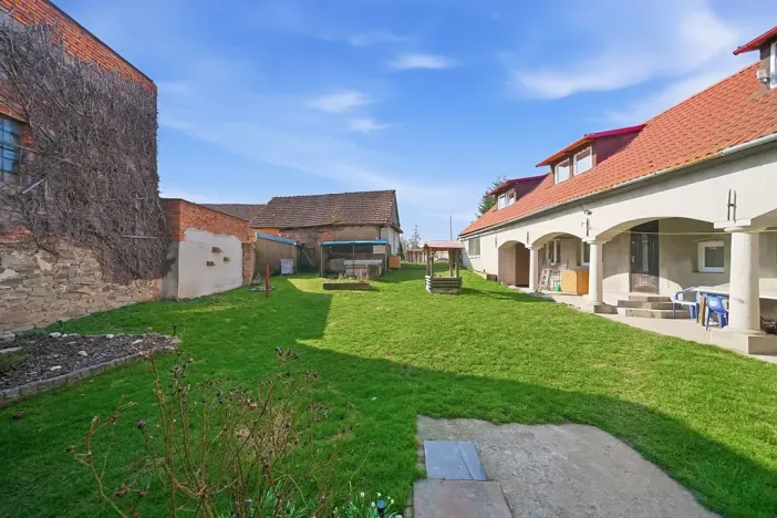 Prodej vícegeneračního domu, Hvozd, 216 m2