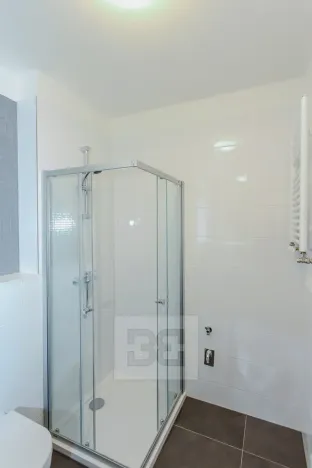 Pronájem bytu 1+kk, Praha - Libeň, Novovysočanská, 26 m2