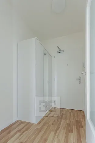 Pronájem bytu 1+kk, Praha - Libeň, Novovysočanská, 26 m2