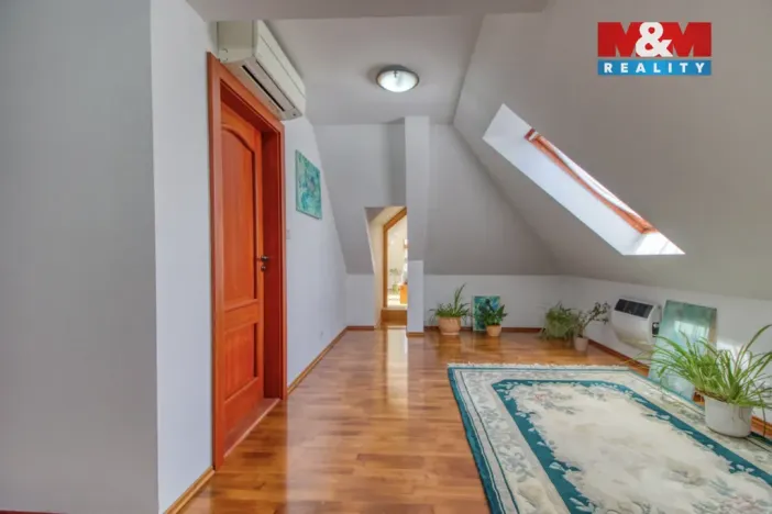 Prodej rodinného domu, Psáry, Pod Skalou, 218 m2