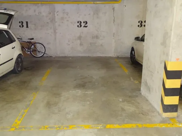 Pronájem garážového stání, Praha - Podolí, Brabcova, 15 m2