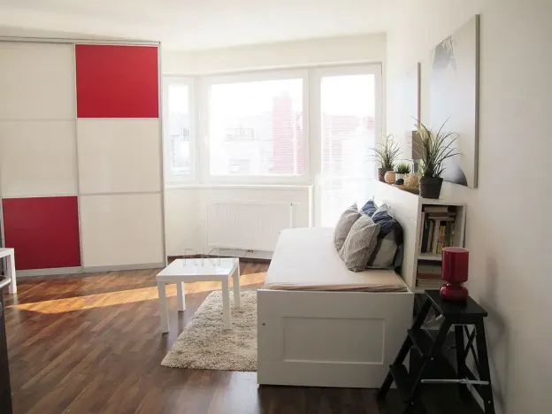 Pronájem bytu 1+kk, Praha - Nusle, Kloboučnická, 33 m2