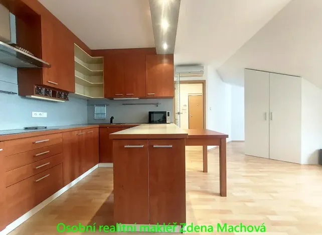 Pronájem bytu 2+kk, Praha - Strašnice, Gutova, 48 m2