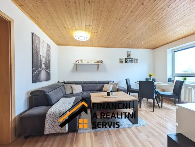 Prodej bytu 2+1, Milovice, Spojovací, 45 m2