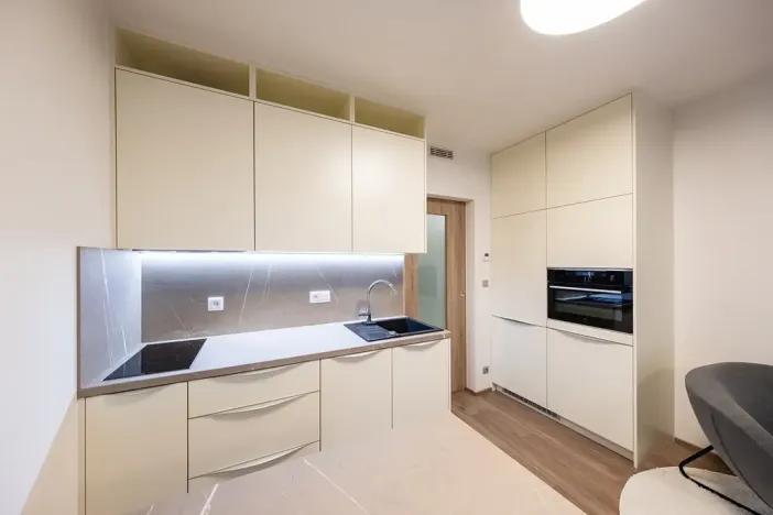 Pronájem bytu 1+kk, Praha - Libeň, Kurta Konráda, 39 m2