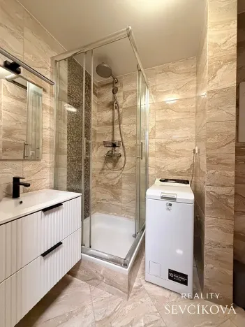 Pronájem bytu 3+kk, Hradec Králové, Gočárova třída, 76 m2