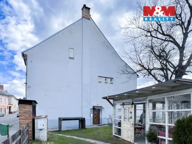 Prodej bytu 3+1, Volary, Náměstí, 96 m2