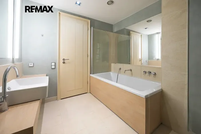 Pronájem bytu 2+kk, Praha - Karlín, Rohanské nábřeží, 73 m2