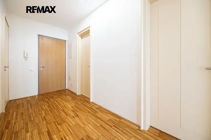 Pronájem bytu 2+kk, Praha - Karlín, Rohanské nábřeží, 73 m2