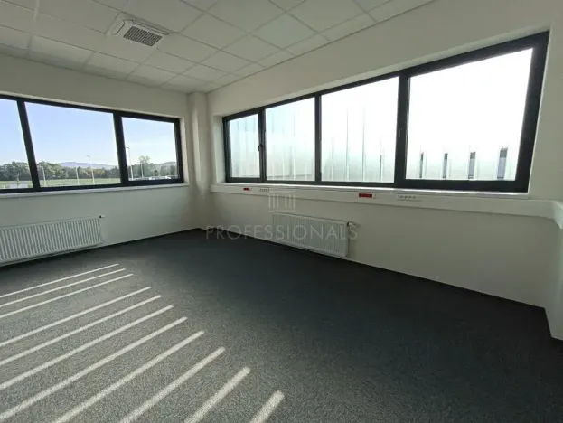 Pronájem skladu, Příšovice, 4946 m2