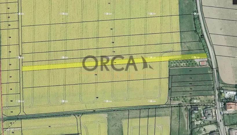 Prodej podílu pole, Zlín, 905 m2