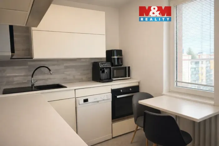 Prodej bytu 1+1, Ostrava - Poruba, Liptaňské náměstí, 39 m2