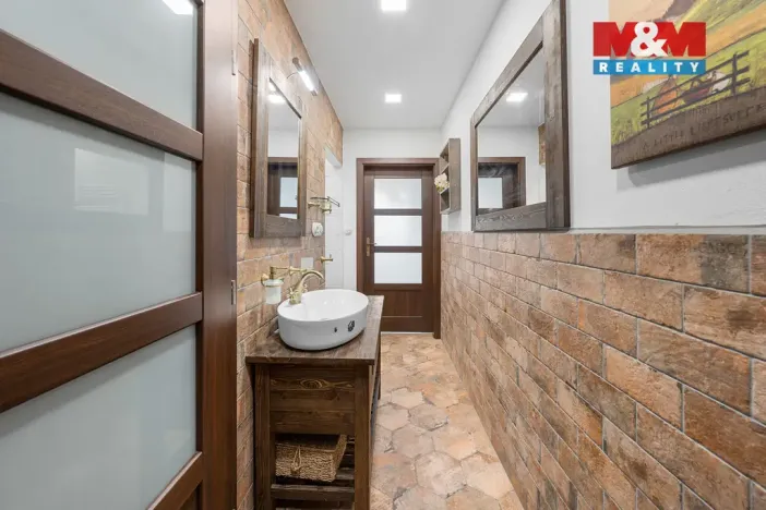 Prodej bytu 4+1, Chlumec, Vyklická, 98 m2