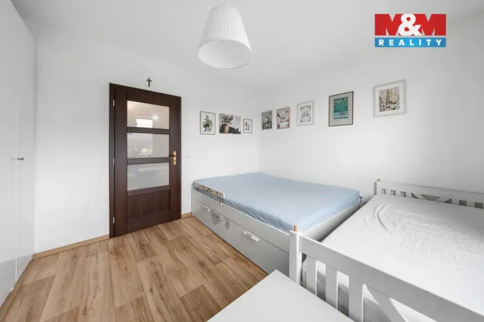 Prodej bytu 4+1, Chlumec, Vyklická, 98 m2