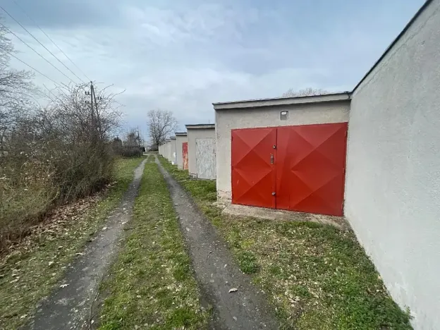 Pronájem garáže, Pardubice, Fáblovka, 24 m2