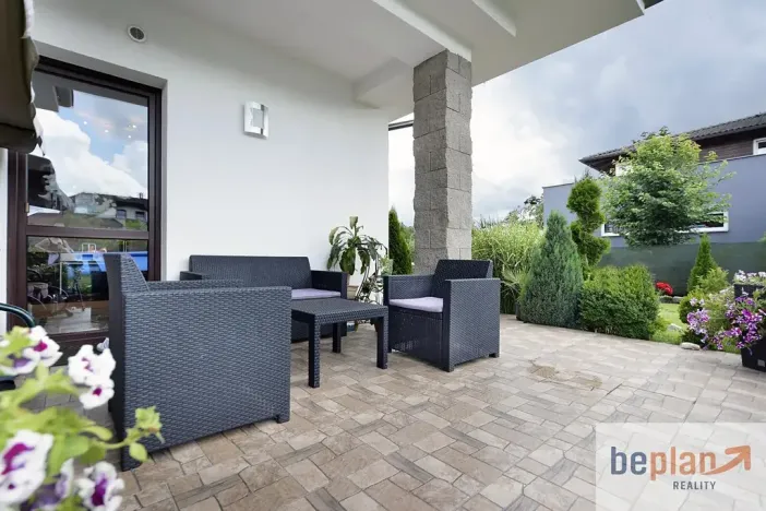 Prodej rodinného domu, Květnice, V Zelených, 300 m2