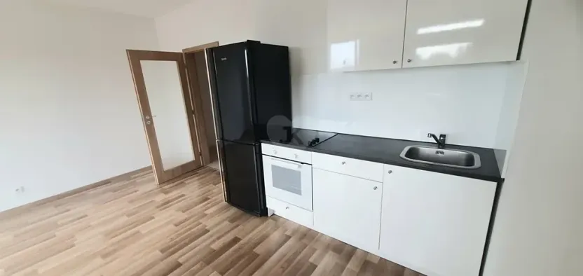 Pronájem bytu 1+kk, Praha - Uhříněves, Oty Bubeníčka, 31 m2