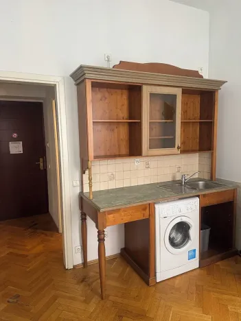 Pronájem bytu 1+kk, Praha - Žižkov, Orebitská, 26 m2