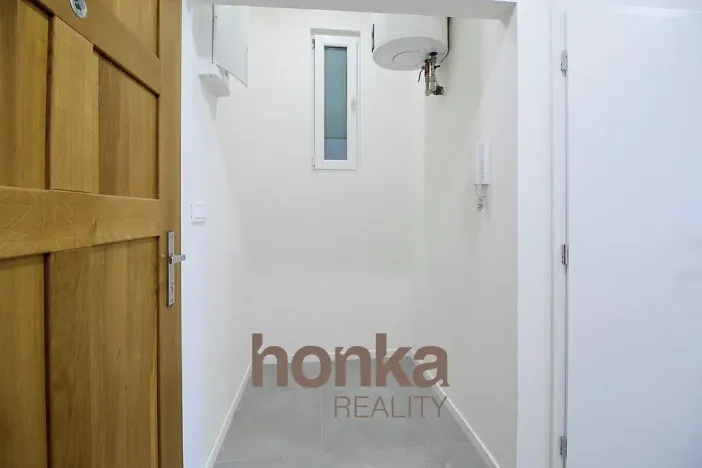 Pronájem bytu 2+kk, Praha - Holešovice, Dělnická, 50 m2