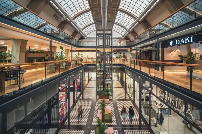 Pronájem obchodního prostoru, Pardubice, náměstí Republiky, 15 m2