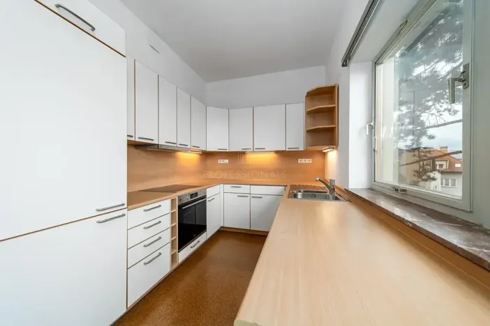 Pronájem bytu 2+1, Praha - Dejvice, Na Kodymce, 95 m2